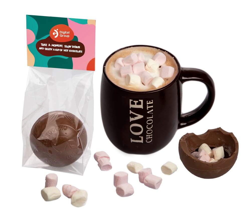 Warme chocolademelk-bal