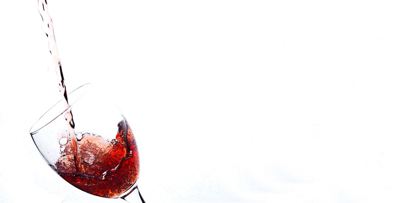 Rode wijn met eigen etiket